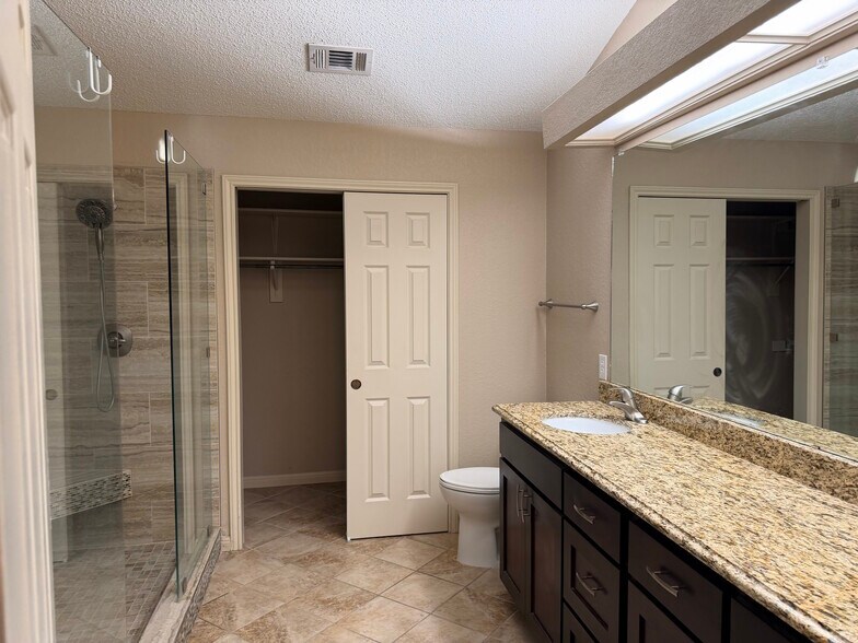 Primary bathroom - 3209 Pepper Grass Trail