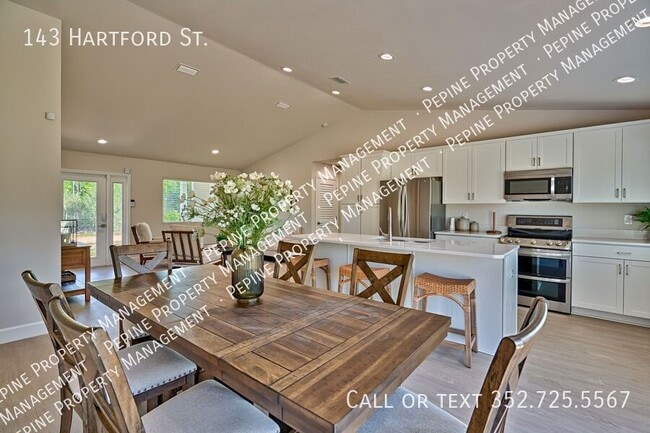 Building Photo - 143 Hartford St