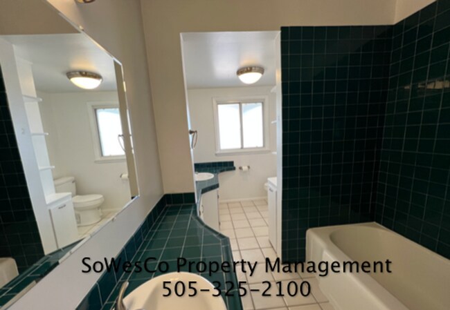 Building Photo - Beautiful Spacious Home with Large Yard & RV Parking