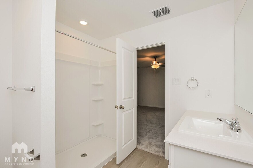 Building Photo - 2752 Mistwood Dr