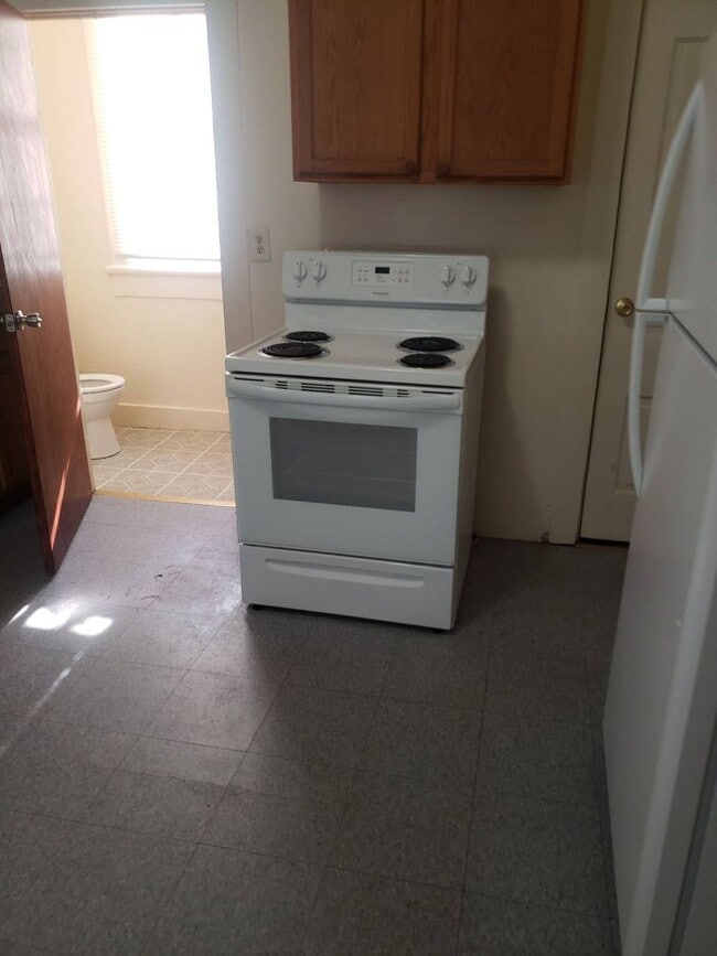 Building Photo - 2 BR near Promenade Park