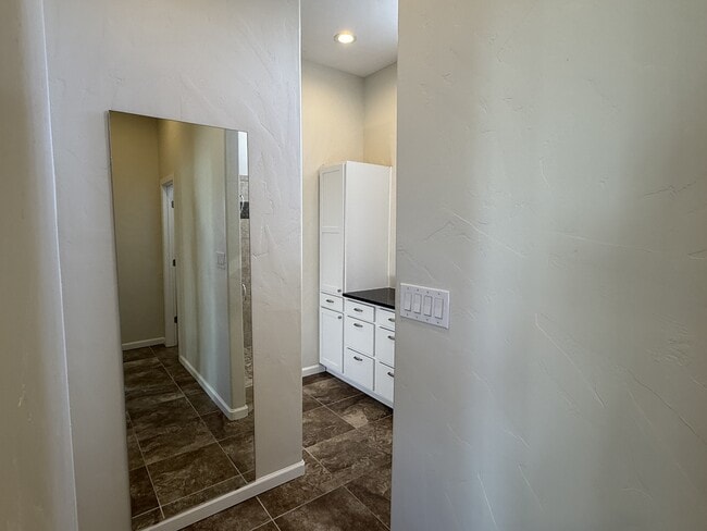 Building Photo - 2937 Washington St NE