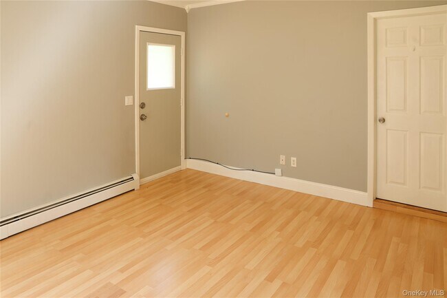 Building Photo - 50 Baron De Hirsch Rd