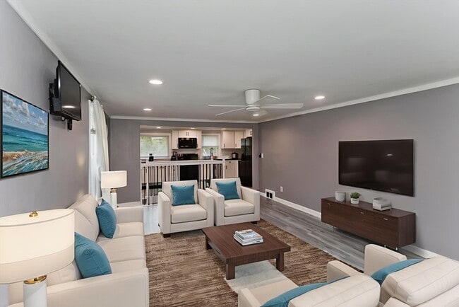 Building Photo - 83 Chalmers St