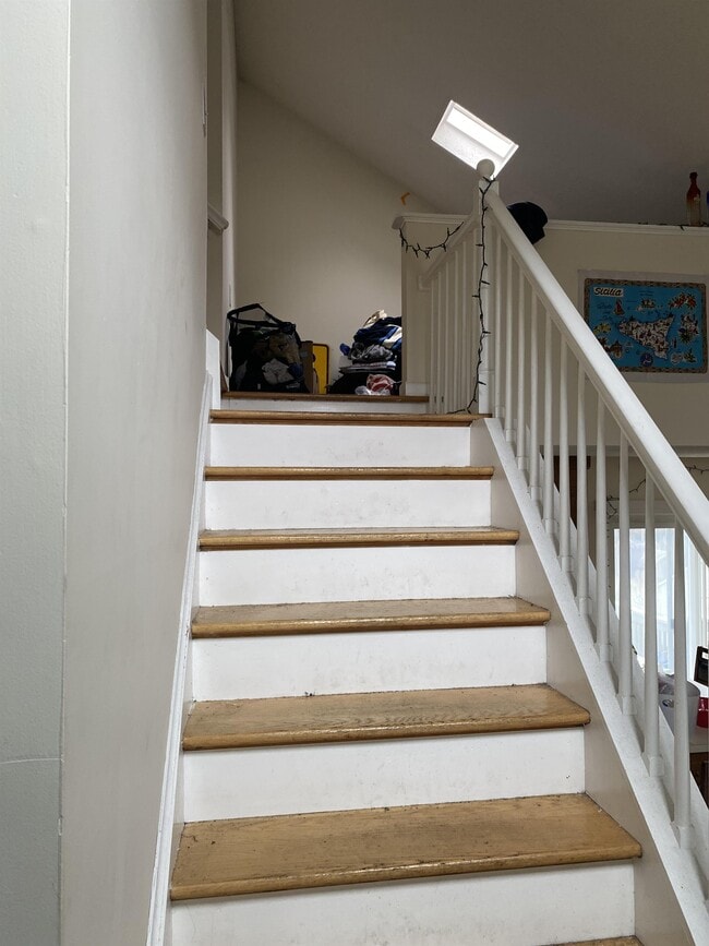 Building Photo - 5 Sunnyside Ave