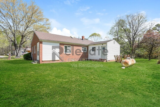 Building Photo - 4211 Wayside Rd