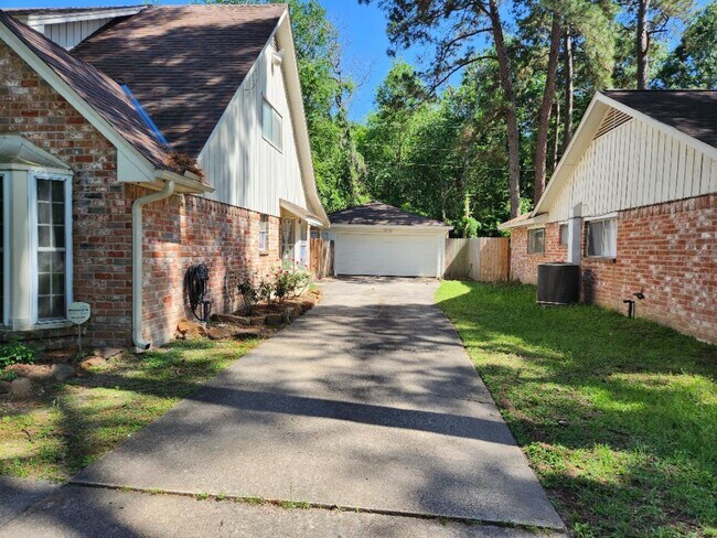 Building Photo - 2322 Deer Valley Dr