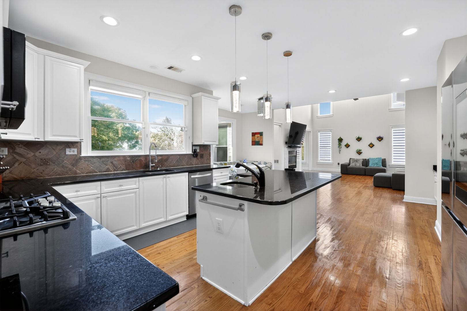 Building Photo - 410 Fox Chase Cir