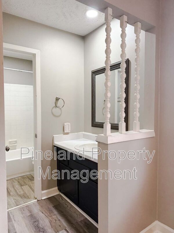 Building Photo - 1213 Strickland Bridge Rd