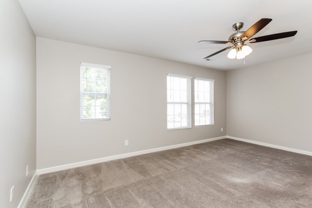 Building Photo - 7221 Fox Point Dr