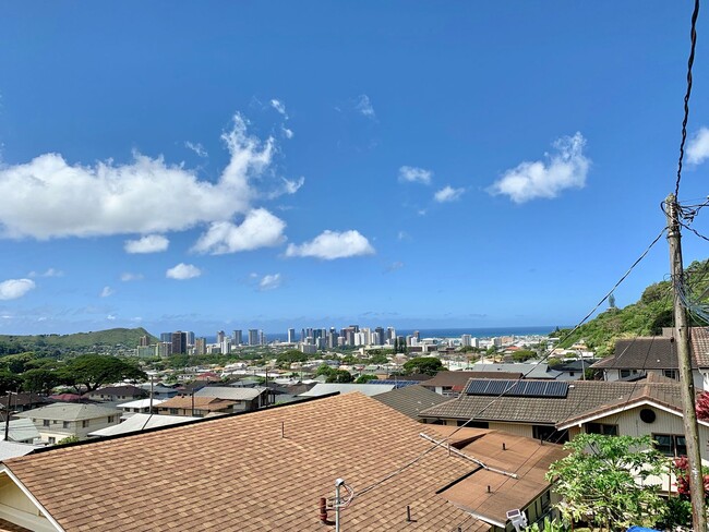 Building Photo - 2622 Waolani Ave