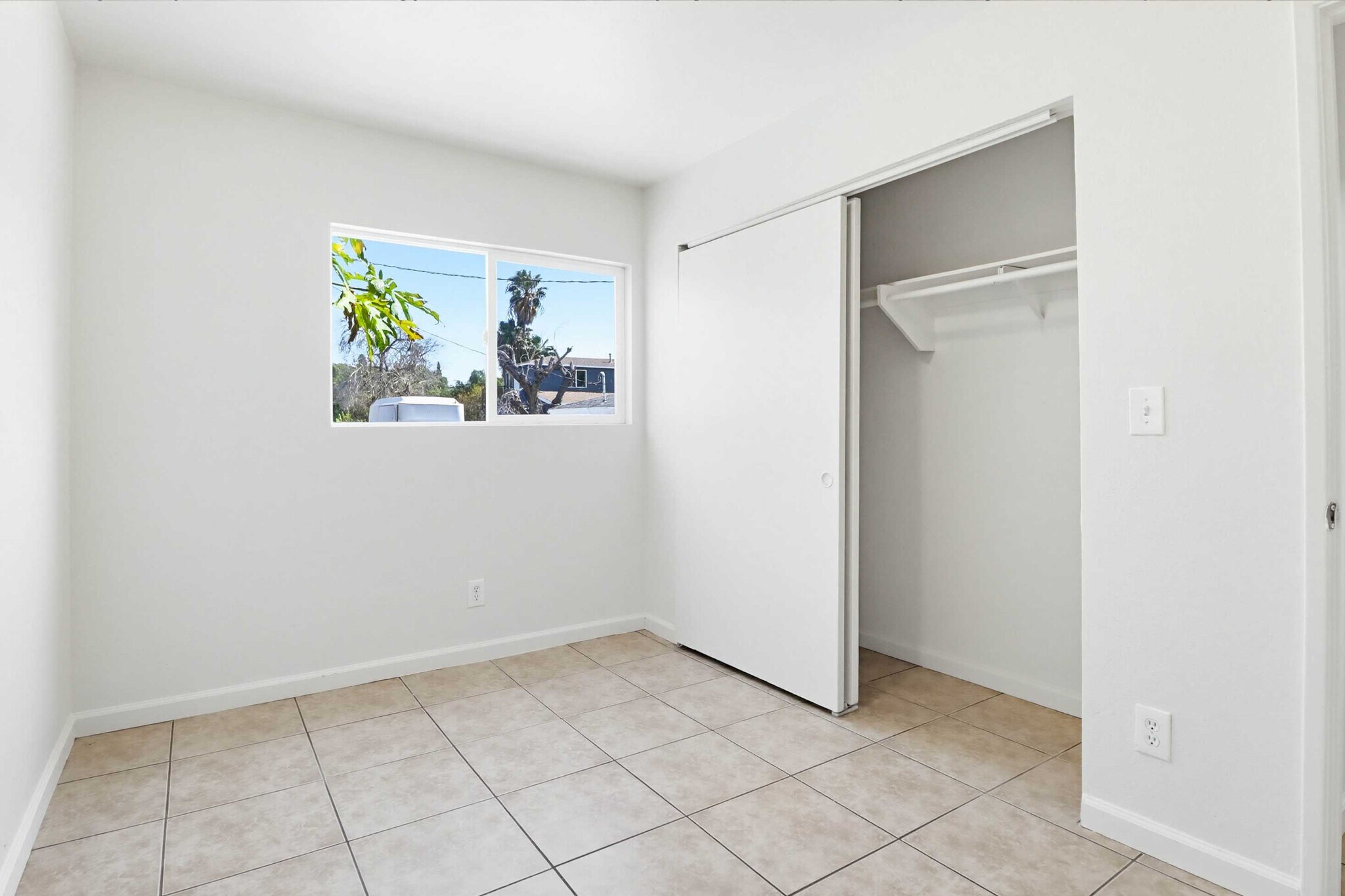 Building Photo - 856 S Gregory St