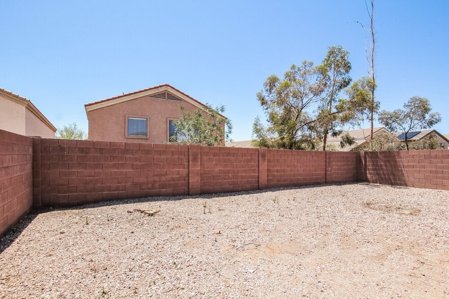 Building Photo - 23257 W Cocopah St