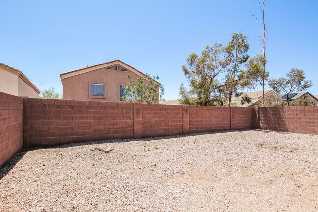 Building Photo - 23257 W Cocopah St