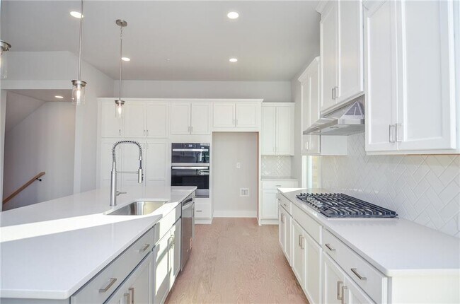 Building Photo - 2316 Mockernut Trl