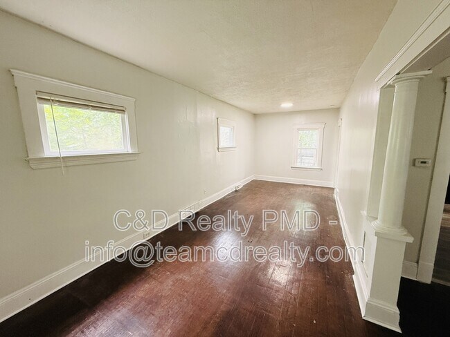 Building Photo - 4123 Stickney Ave
