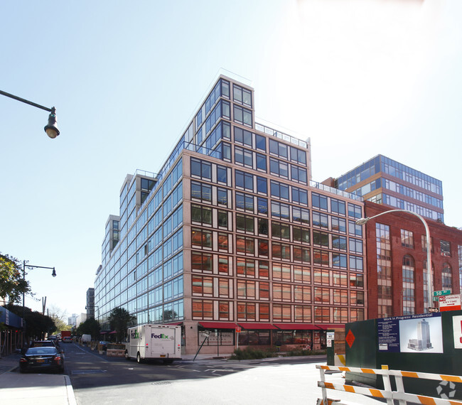 Primary Photo - Gantry Park Landing