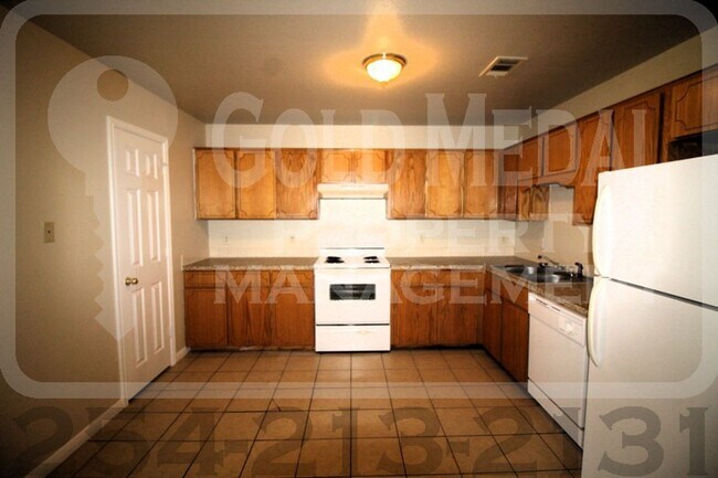 Building Photo - 601 N Gilmer St