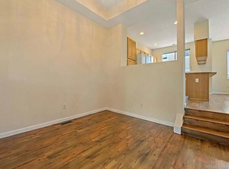 Building Photo - 11250 Florence St