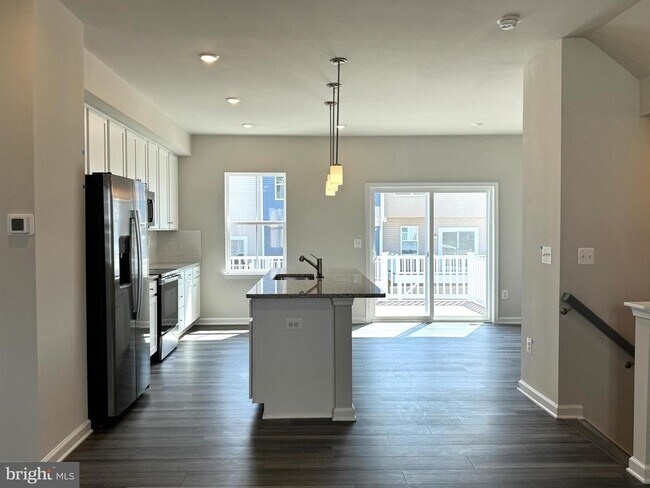 Building Photo - 12 BROOKFIELD Mews