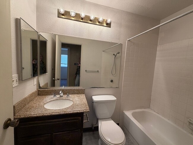 Building Photo - 8608 Zircon Crest Ct