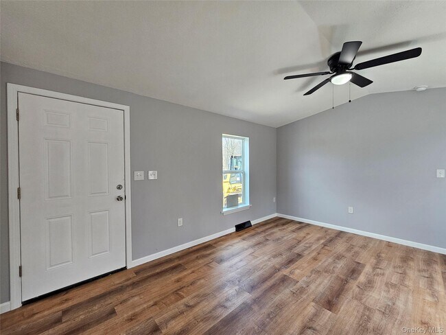 Building Photo - 334 Fair Oaks Rd