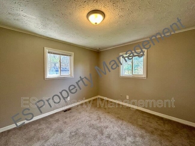 Building Photo - 2464 Tansel Rd