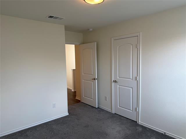 Building Photo - 2237 Diamond Dr