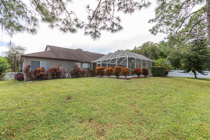 Building Photo - 7201 Forestedge Ct