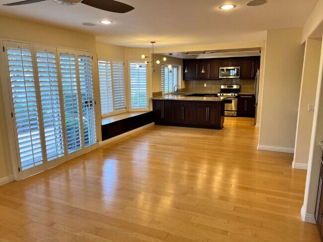 Building Photo - $4,500 - 4 Bed / 3 Bath House in Rancho Del Rey