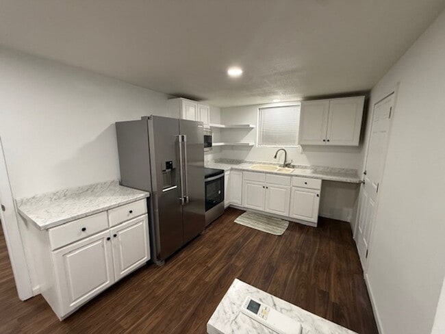 Building Photo - 15 Bluff Ct