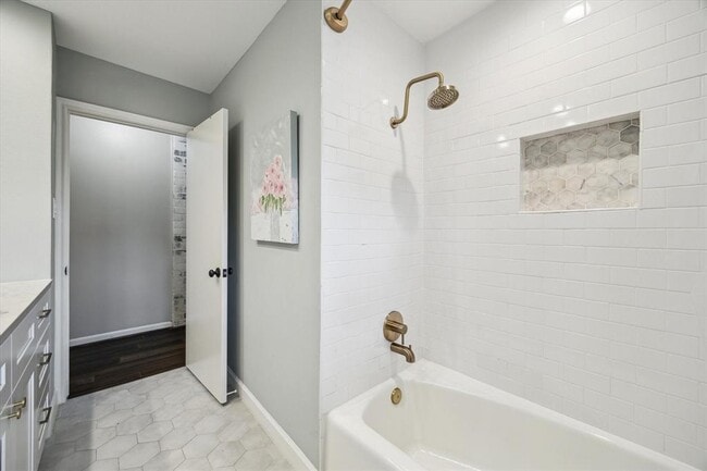 Building Photo - 10714 Piping Rock Ln