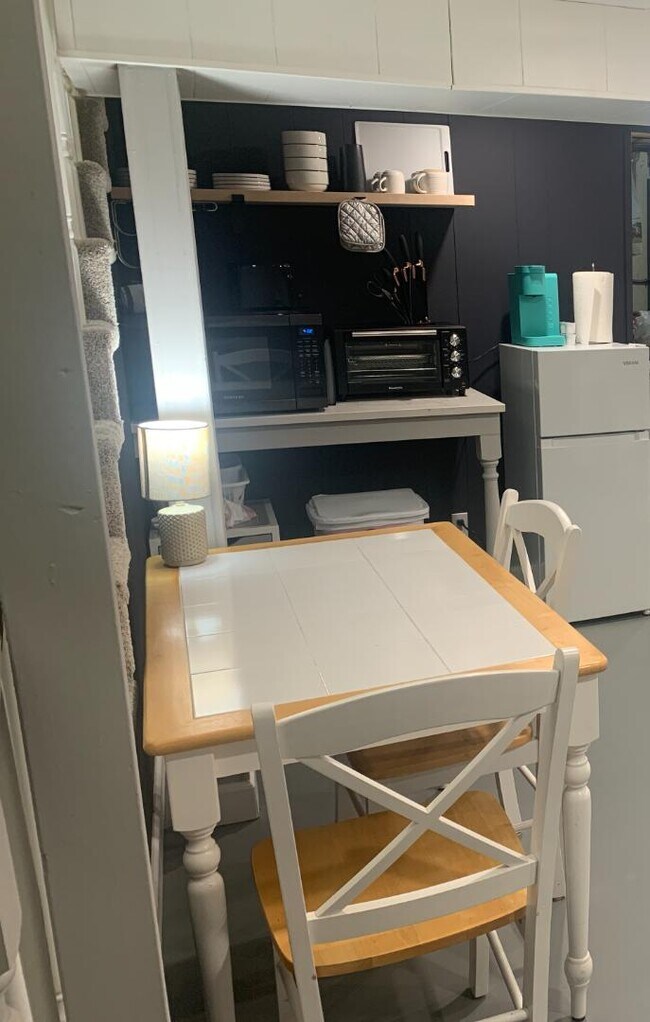 Building Photo - 2709 Highland Dr