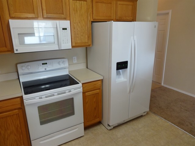 Building Photo - 210 Hilltop Dr