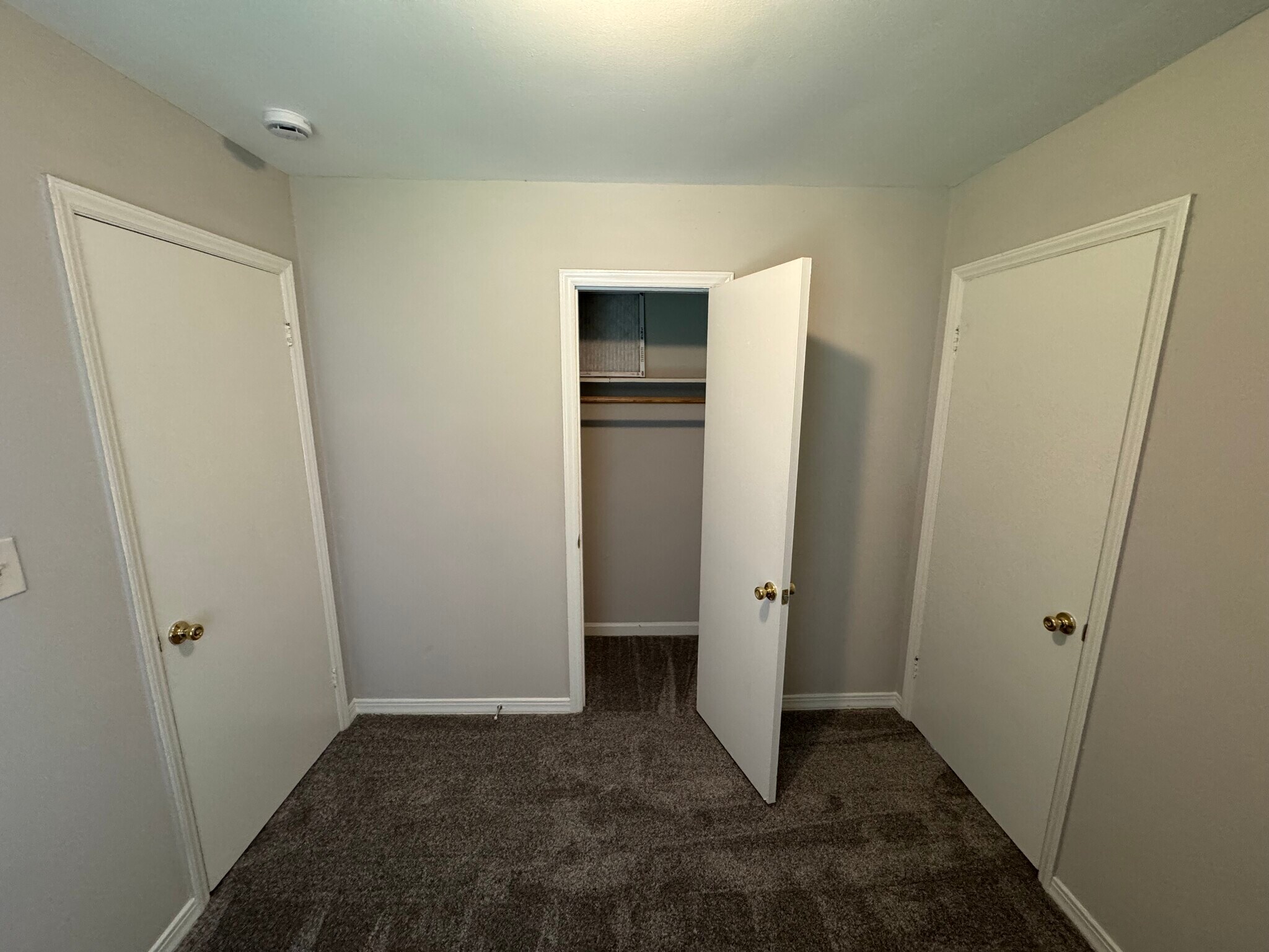 Building Photo - 2116 Finchley Dr