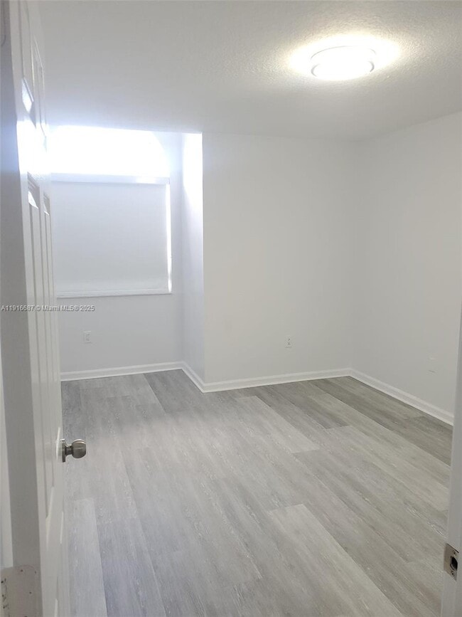 Building Photo - 14765 SW 132nd Pl