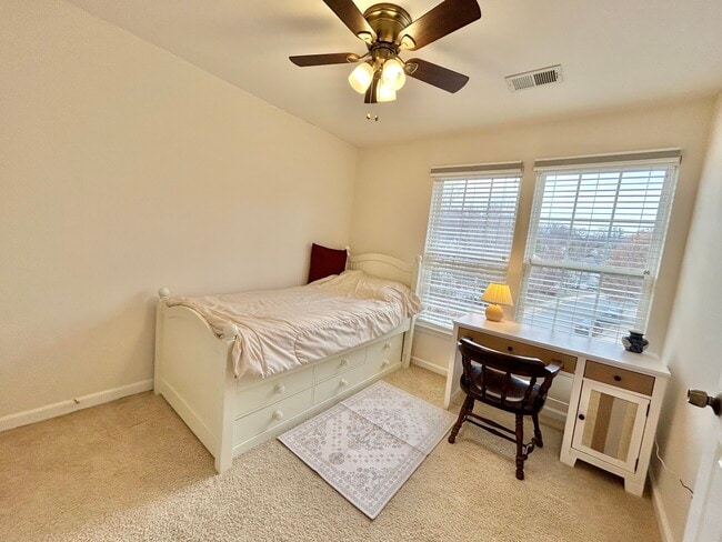 Building Photo - 930 Rainier Rd