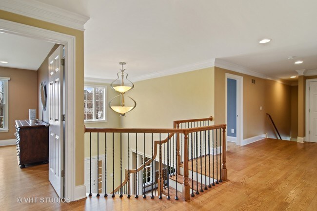 Building Photo - 21 Doral Dr