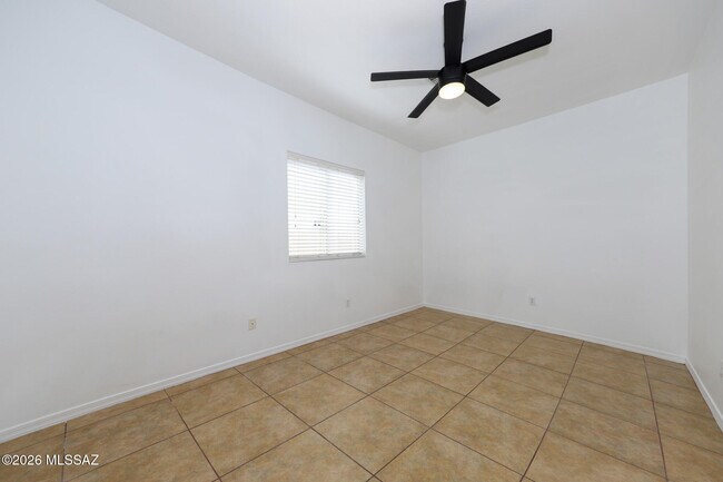 Building Photo - 10401 Yew Pl