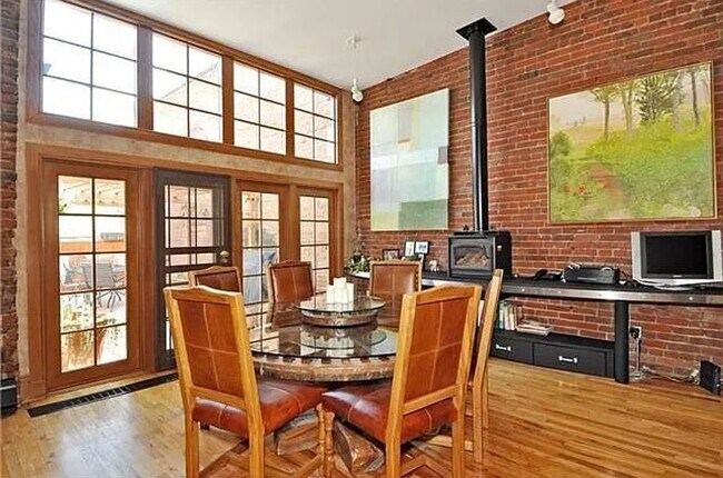 Building Photo - Available November 12