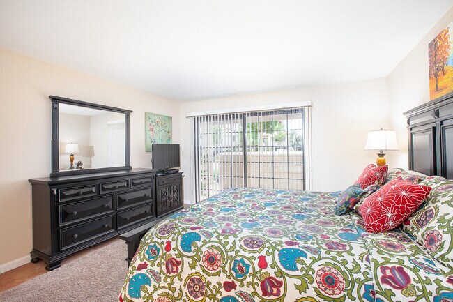 Building Photo - 500 S Farrell Dr