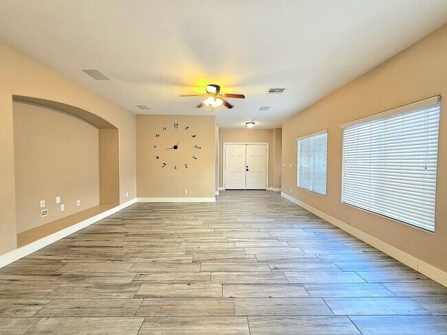 Building Photo - Three-bedroom Single Family