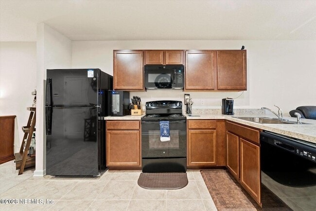 Building Photo - 5893 Creekside Crossing Dr