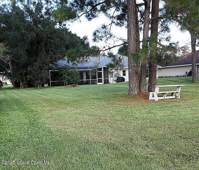 Building Photo - 3711 Peacock Dr