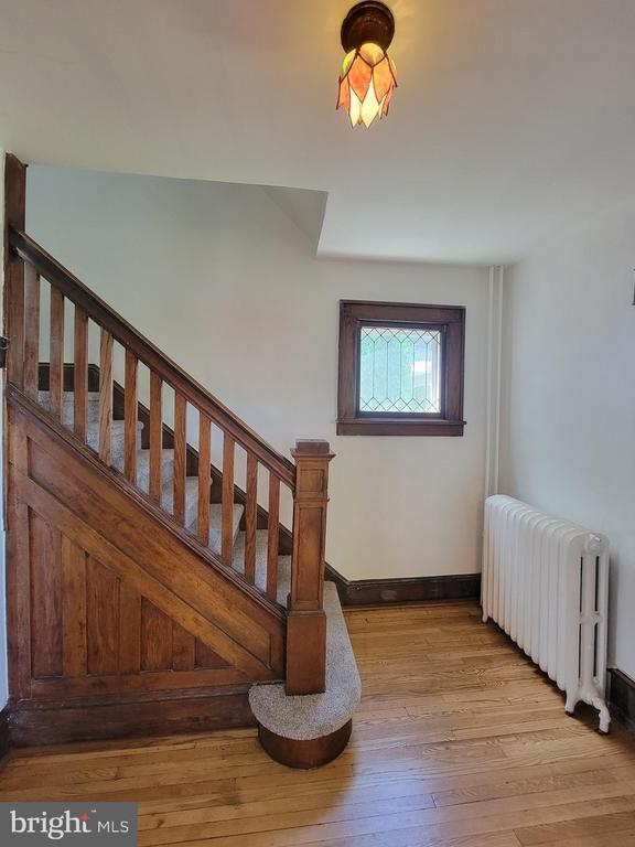 Building Photo - 632 Hill Top Dr