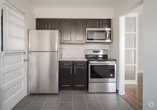 Building Photo - 2 bedroom in Chicago IL 60626