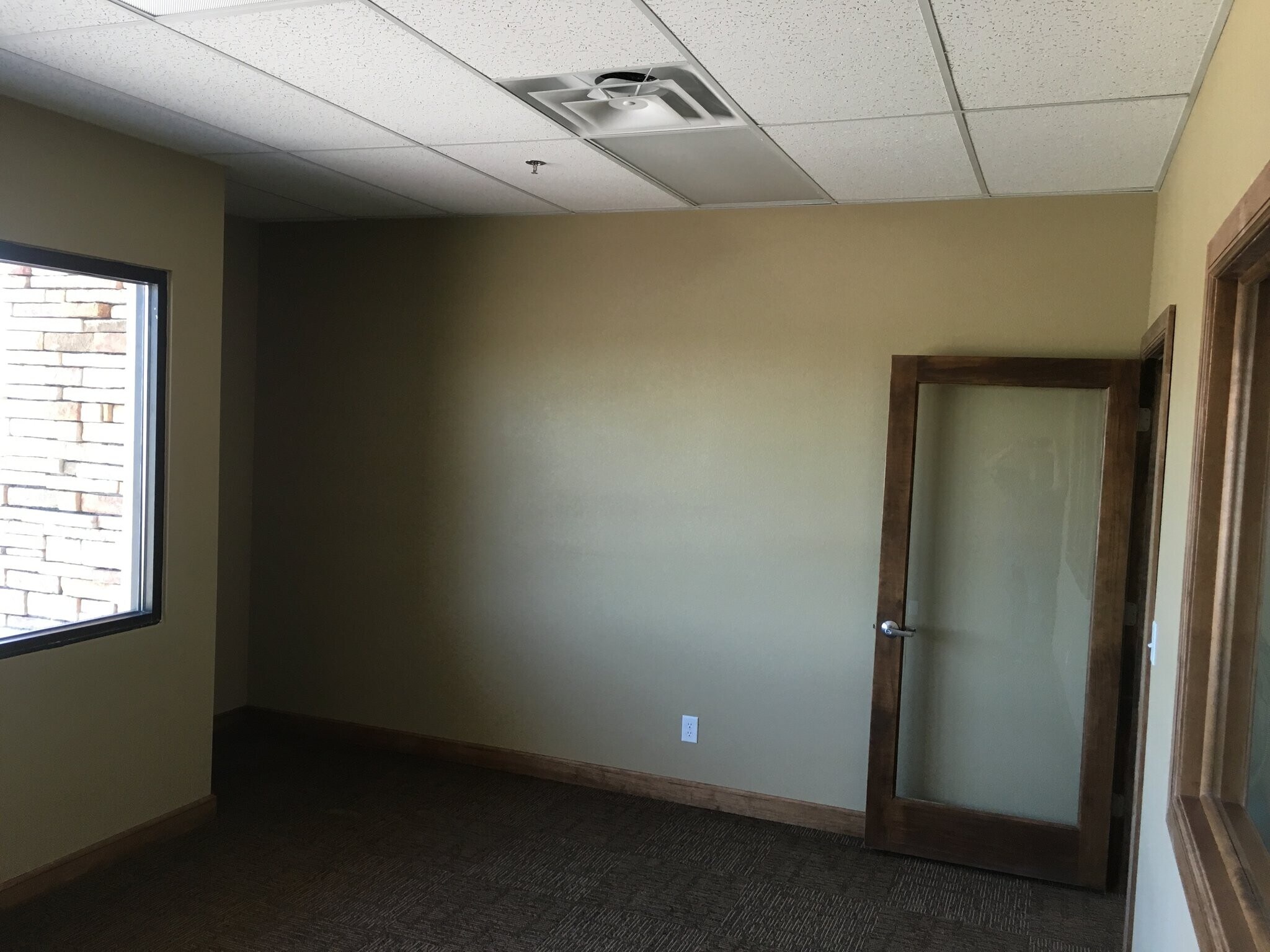 Building Photo - 4681 W 20th St