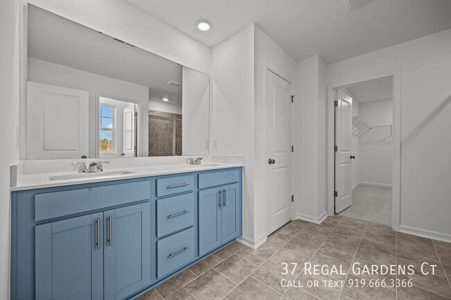 Building Photo - 37 Regal Gdns Ct