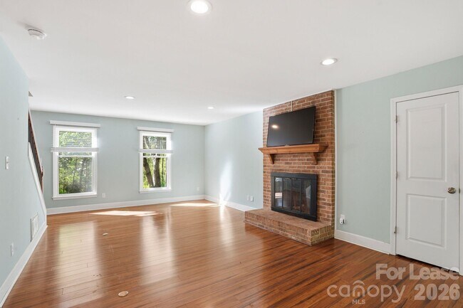 Building Photo - 301 Sardis Rd N