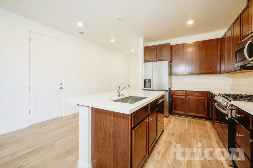 Building Photo - 2451 Wolf Willow Ct